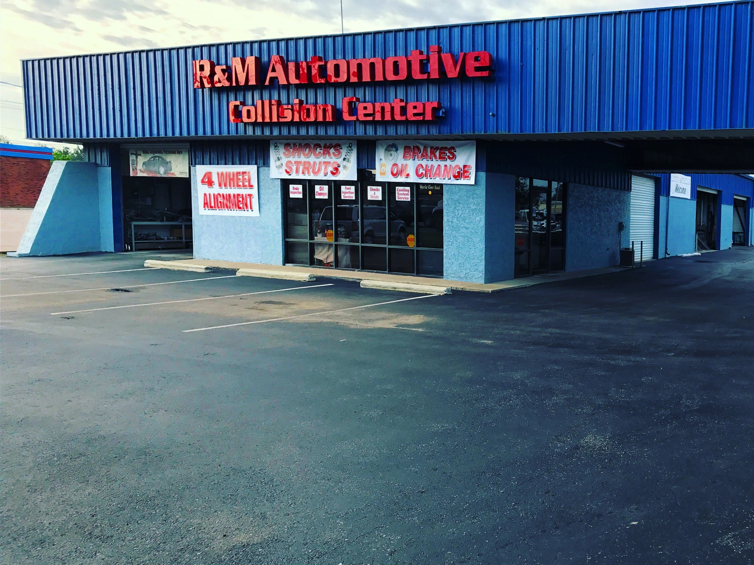 R&M Automotive Collision Center storefront in Bessemer, Alabama